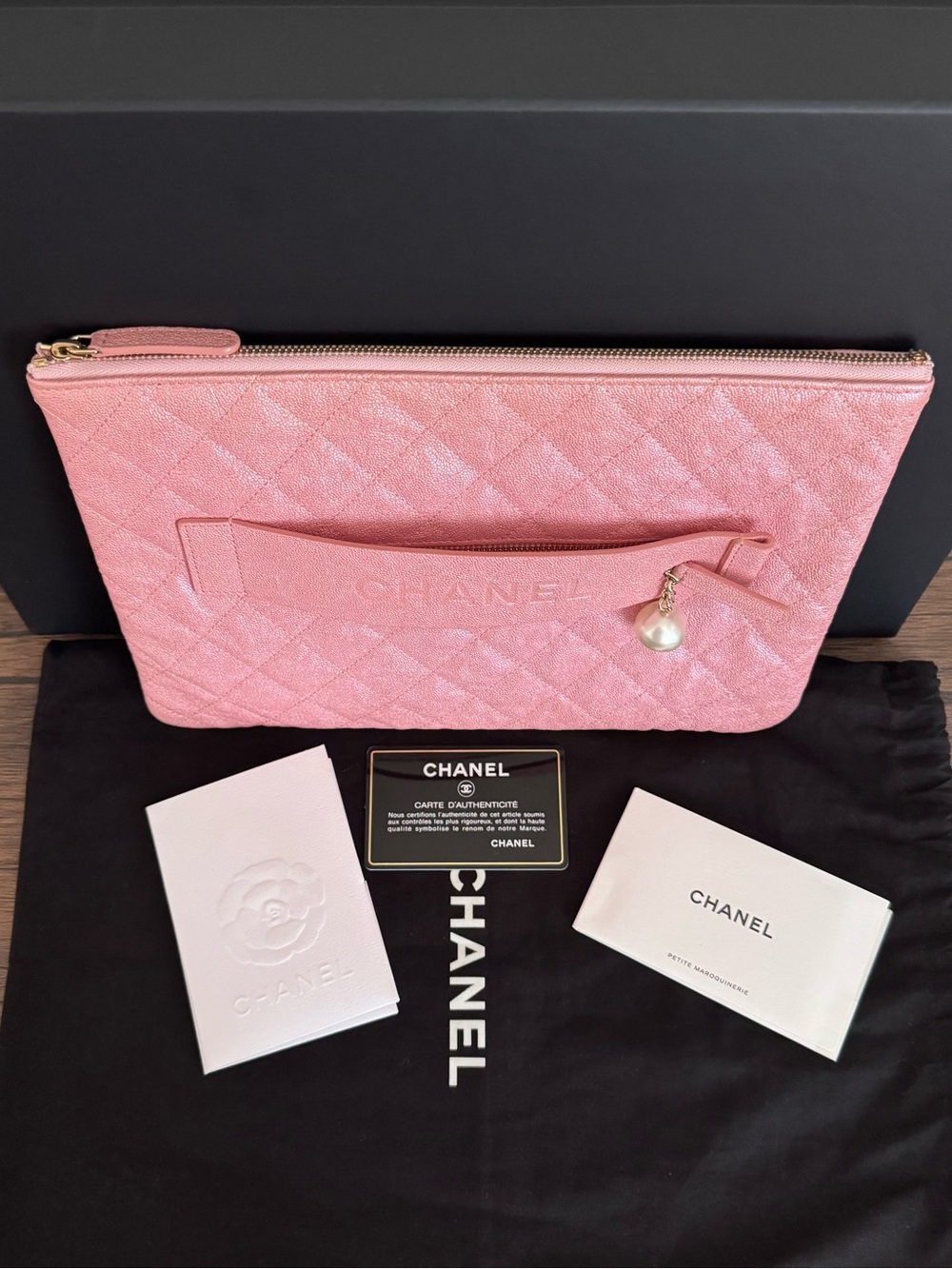 ❌SOLD❌CHANEL Limited Edition Night By The C  Iridescent Caviar Quilted  Clutch - Picture 4 of 7
